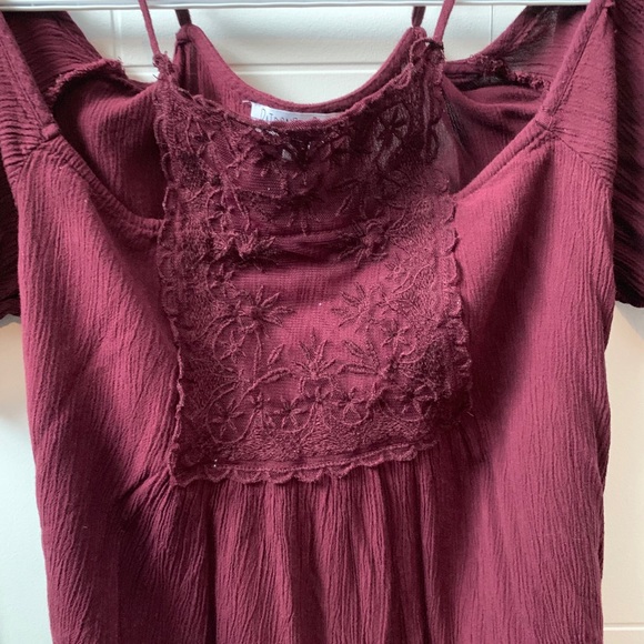 Burgundy off the shoulder top - Picture 4 of 4